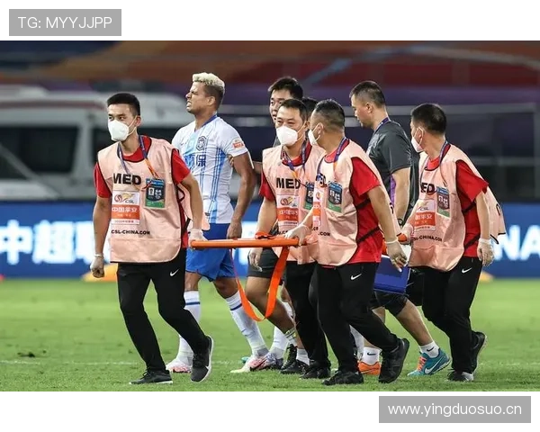 刘洋上场冷得像冰山，下场像隔壁亿万富豪开的趴体主角，这反差我服了