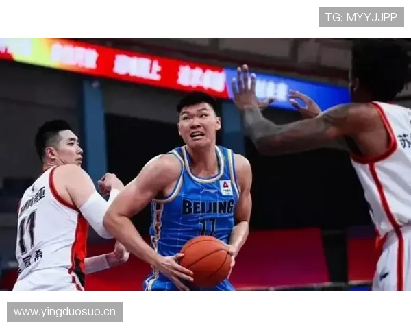 篮球比赛中的空中对抗判罚如何理解?核心规则解析 篮球比赛中的空中对抗判罚如何理解?核心规则解析